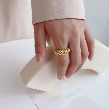 Nova Moda Banhado A Ouro Anéis De Aço Inoxidável Para A Mulher Dedo De Jóias De Moda Torcida Anel De Acessórios Femininos Presentes